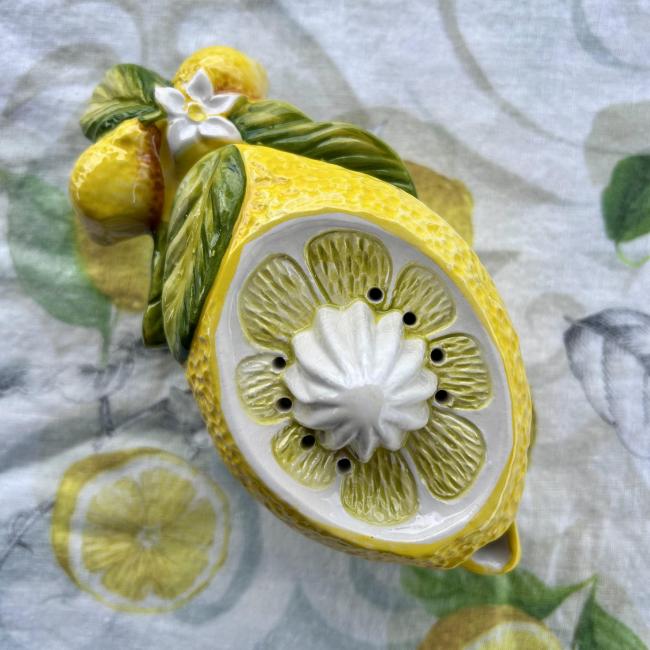 Citroenpers met opvangbakje